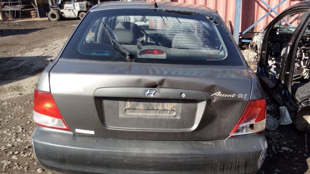  Hyundai ACCENT 2001    EN DESARME